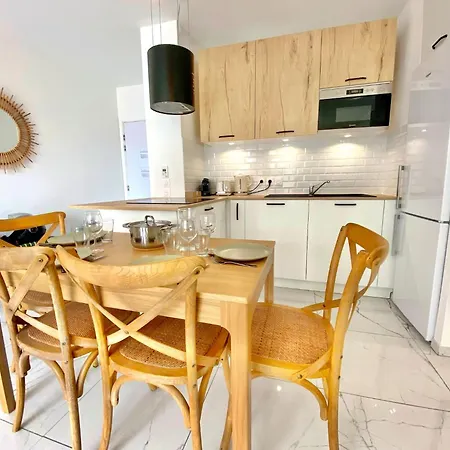 'cap Riviera' Proche Gare Et Centre Apartamento